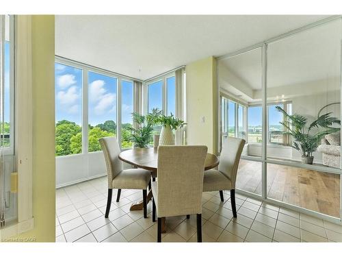 1104-237 King Street W, Cambridge, ON - Indoor Photo Showing Dining Room