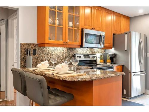 746 Roxborough Avenue, Hamilton, ON - Indoor Photo Showing Kitchen