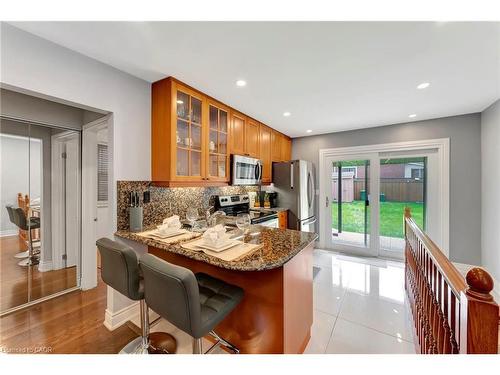 746 Roxborough Avenue, Hamilton, ON - Indoor Photo Showing Kitchen