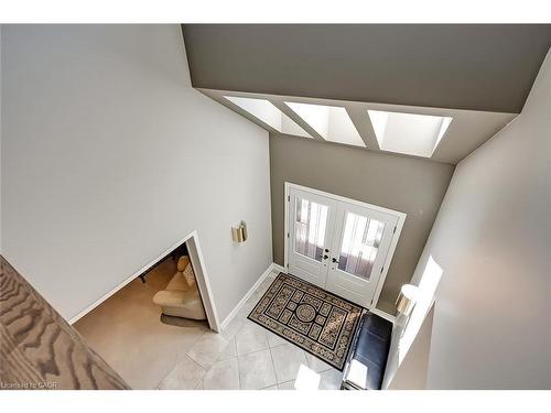 275 Alexander Court, Burlington, ON - Indoor Photo Showing Other Room