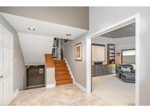275 Alexander Court, Burlington, ON - Indoor Photo Showing Other Room