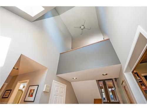 275 Alexander Court, Burlington, ON - Indoor Photo Showing Other Room