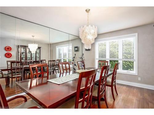 275 Alexander Court, Burlington, ON - Indoor Photo Showing Dining Room