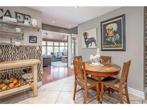 275 Alexander Court, Burlington, ON - Indoor Photo Showing Dining Room