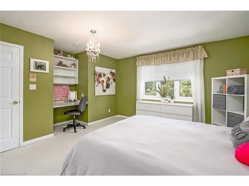 275 Alexander Court, Burlington, ON - Indoor Photo Showing Bedroom