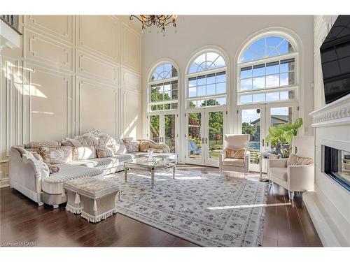 3122 Cedar Springs Road, Burlington, ON - Indoor Photo Showing Living Room With Fireplace