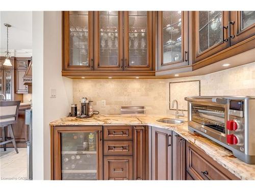 3122 Cedar Springs Road, Burlington, ON - Indoor Photo Showing Kitchen