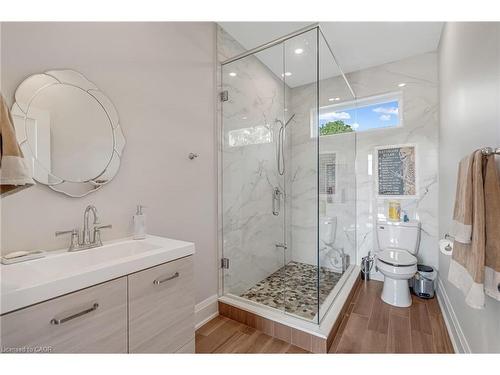 3122 Cedar Springs Road, Burlington, ON - Indoor Photo Showing Bathroom