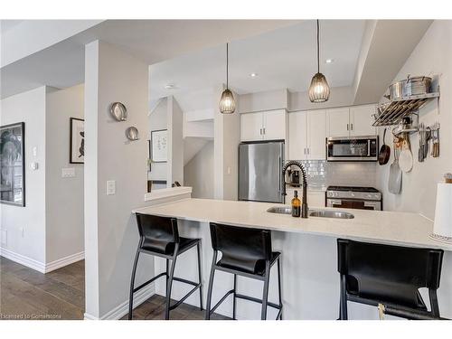 49-377 Glancaster Road, Hamilton, ON - Indoor Photo Showing Kitchen With Upgraded Kitchen
