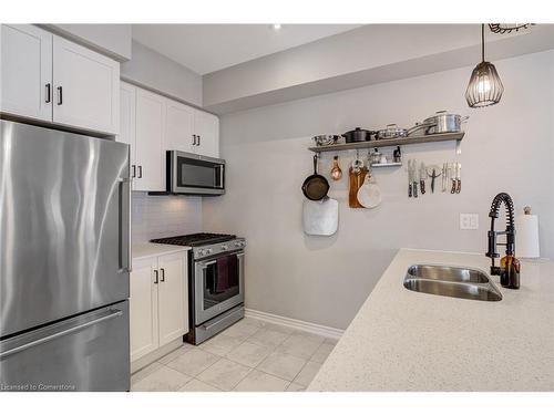 49-377 Glancaster Road, Hamilton, ON - Indoor Photo Showing Kitchen With Double Sink
