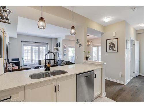 49-377 Glancaster Road, Hamilton, ON - Indoor Photo Showing Kitchen With Double Sink With Upgraded Kitchen