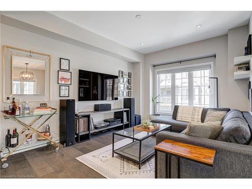 49-377 Glancaster Road, Hamilton, ON - Indoor Photo Showing Living Room