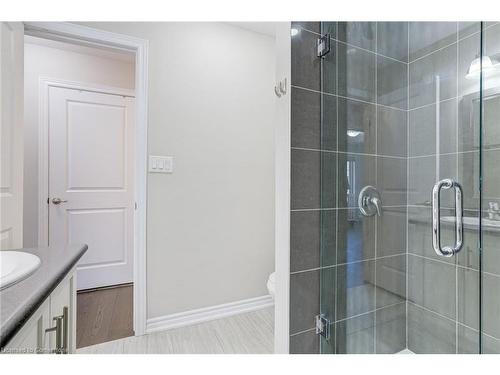 49-377 Glancaster Road, Hamilton, ON - Indoor Photo Showing Bathroom