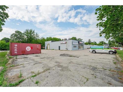 8 Oxford Street, Cambridge, ON 