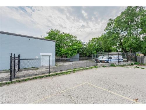 8 Oxford Street, Cambridge, ON 