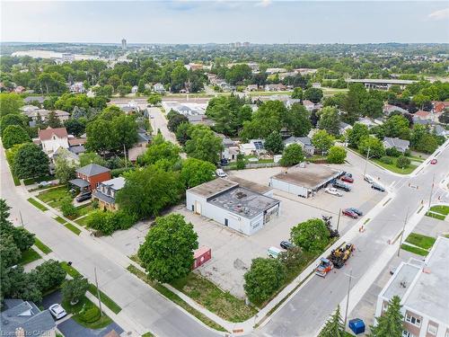 8 Oxford Street, Cambridge, ON 