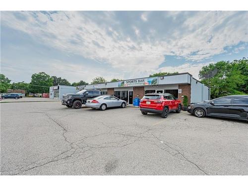 8 Oxford Street, Cambridge, ON 