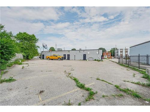 8 Oxford Street, Cambridge, ON 