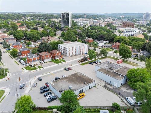 8 Oxford Street, Cambridge, ON 