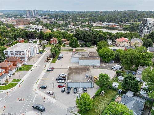 8 Oxford Street, Cambridge, ON 