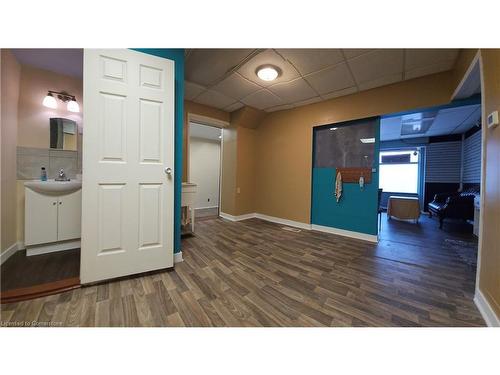 269 Cannon Street E, Hamilton, ON - Indoor Photo Showing Other Room