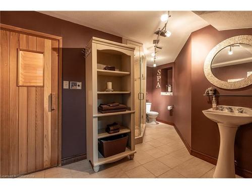 15 Marquette Drive, Kitchener, ON - Indoor Photo Showing Bathroom