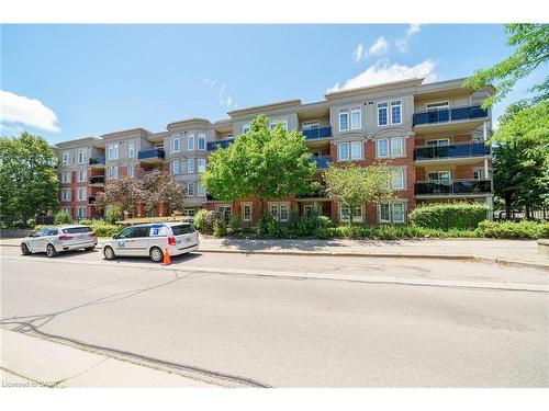 407-2300 Parkhaven Boulevard E, Oakville, ON - Outdoor With Facade