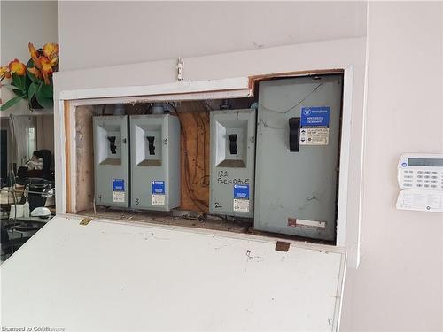 120 Parkdale Avenue N, Hamilton, ON 