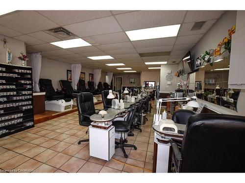 120 Parkdale Avenue N, Hamilton, ON 