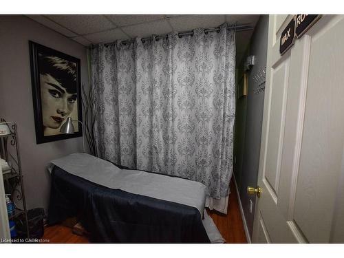 120 Parkdale Avenue N, Hamilton, ON 