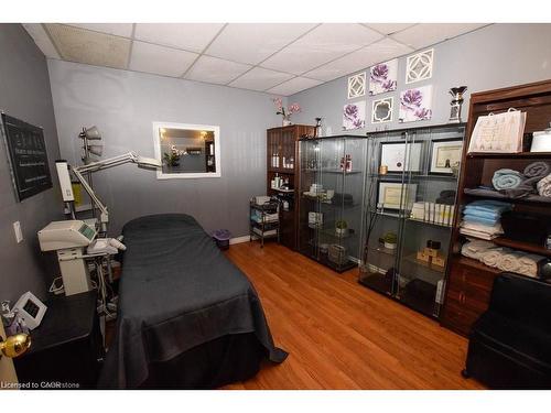 120 Parkdale Avenue N, Hamilton, ON 