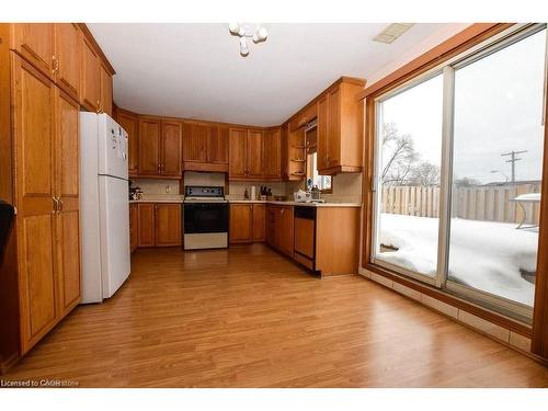 120 Parkdale Avenue N, Hamilton, ON 