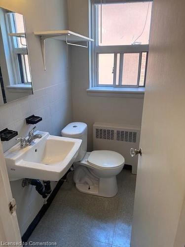 3-119 Macnab Street, Hamilton, ON - Indoor Photo Showing Bathroom