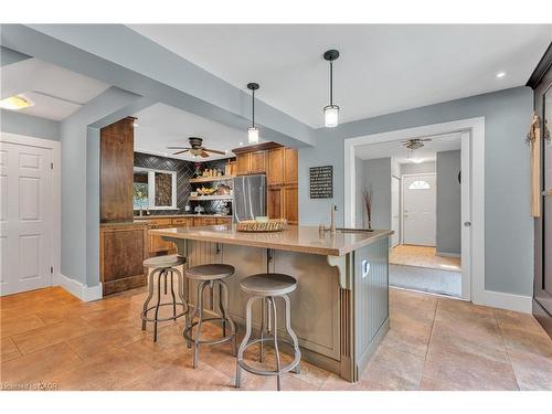 316 Fennell Avenue W, Hamilton, ON - Indoor