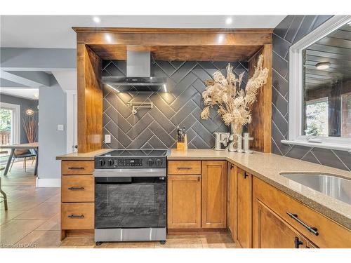316 Fennell Avenue W, Hamilton, ON - Indoor Photo Showing Kitchen