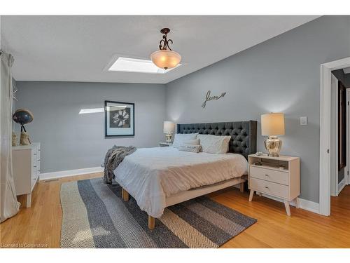 316 Fennell Avenue W, Hamilton, ON - Indoor Photo Showing Bedroom