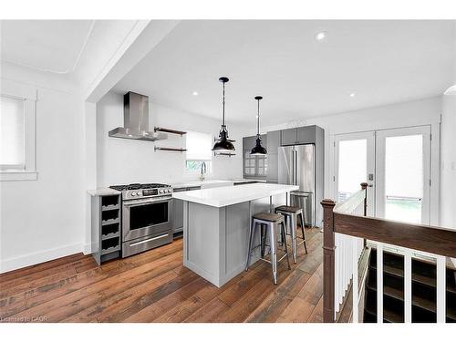 28 Marion Crescent, Dundas, ON - Indoor Photo Showing Kitchen With Upgraded Kitchen