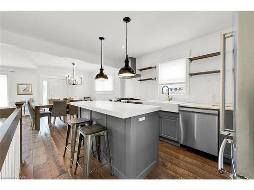 28 Marion Crescent, Dundas, ON - Indoor Photo Showing Kitchen With Stainless Steel Kitchen With Upgraded Kitchen