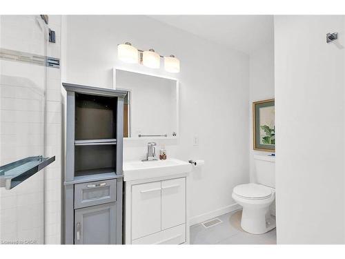 28 Marion Crescent, Dundas, ON - Indoor Photo Showing Bathroom