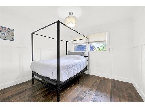 28 Marion Crescent, Dundas, ON - Indoor Photo Showing Bedroom