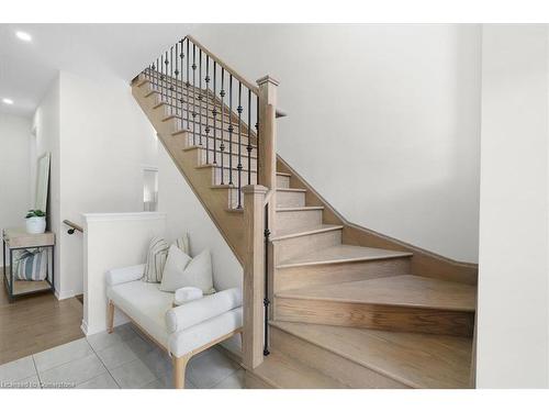 157 Cactus Crescent, Hamilton, ON - Indoor Photo Showing Other Room