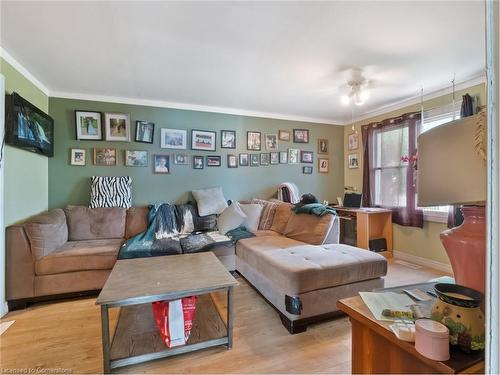 567 Killaly St Street E, Port Colborne, ON - Indoor Photo Showing Living Room