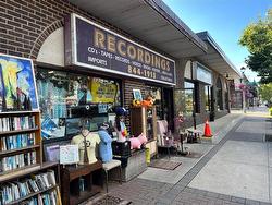 112 Kerr Street  Oakville, ON L6K 3A5