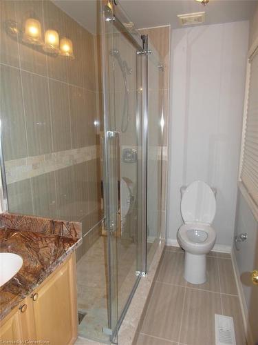 2289 Dunforest Crescent, Oakville, ON - Indoor Photo Showing Bathroom