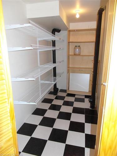 2289 Dunforest Crescent, Oakville, ON - Indoor Photo Showing Other Room