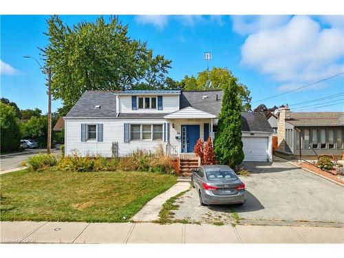 Upper-36 West 3Rd Street, Hamilton, ON - Outdoor With Facade