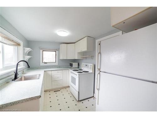 Upper-36 West 3Rd Street, Hamilton, ON - Indoor Photo Showing Kitchen
