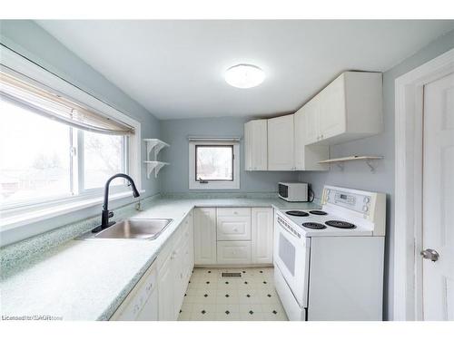 Upper-36 West 3Rd Street, Hamilton, ON - Indoor Photo Showing Kitchen