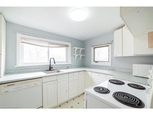 Upper-36 West 3Rd Street, Hamilton, ON - Indoor Photo Showing Kitchen