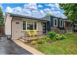 25 Glenvale Drive  Hamilton, ON L9C 2X5